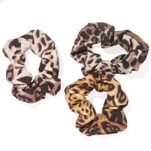 3/$15 Three pack leopard nOir scrunchies
